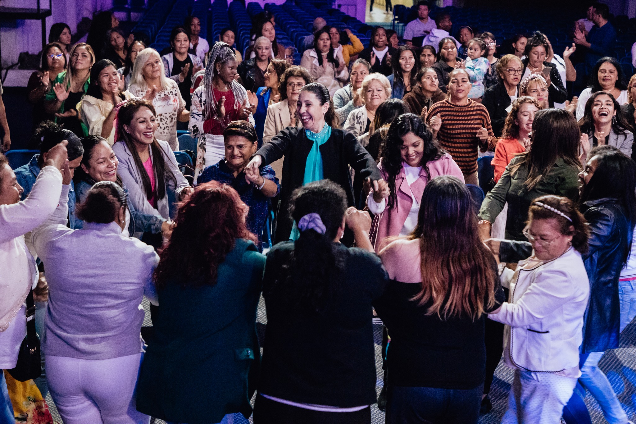 El corazón de las mujeres es alineado a la voz de Dios