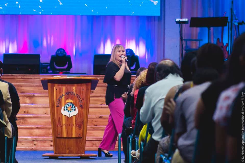 Cómo nos mantenemos en la gloria de Dios