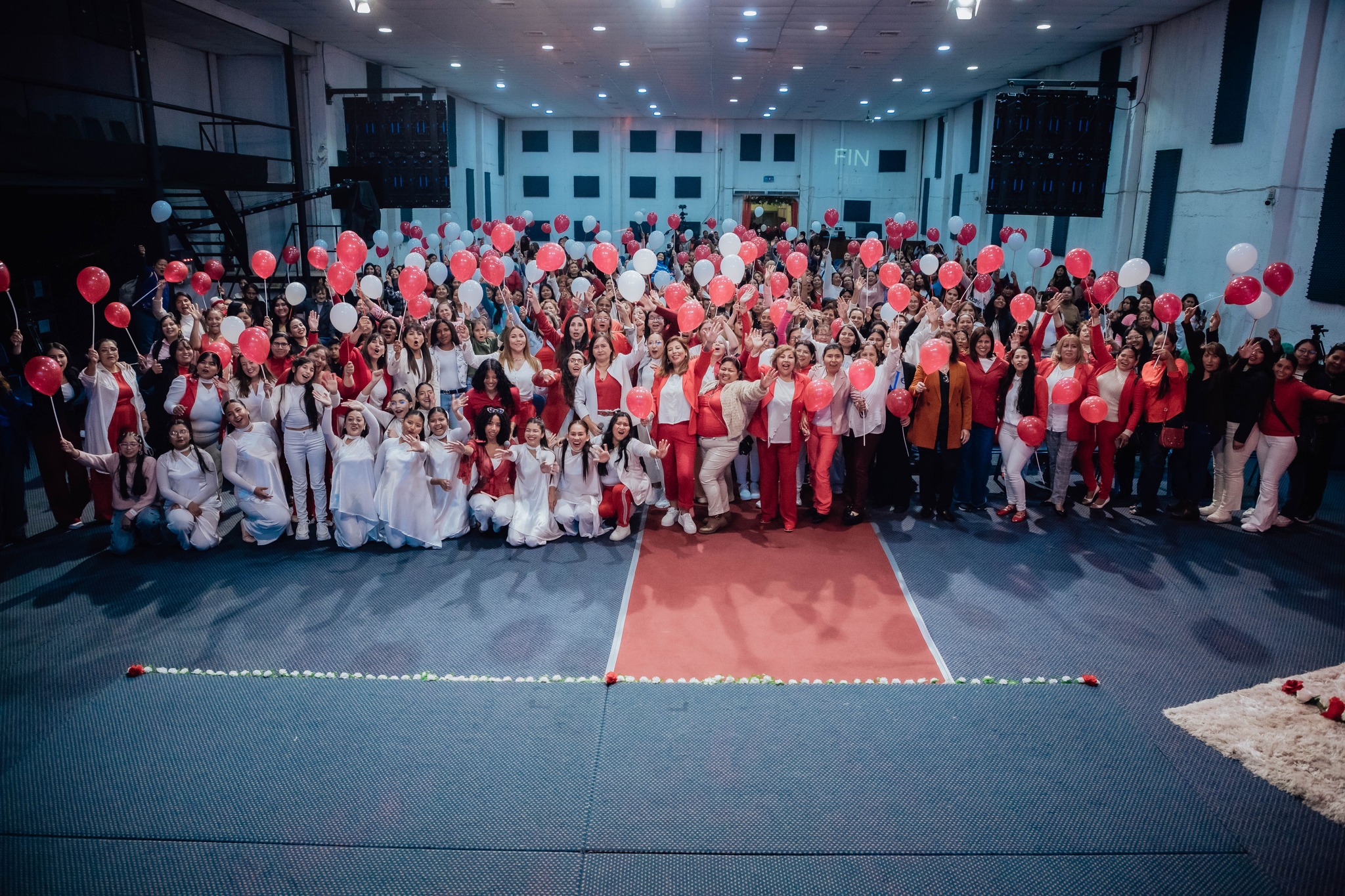Una noche gloriosa para las hijas de Dios