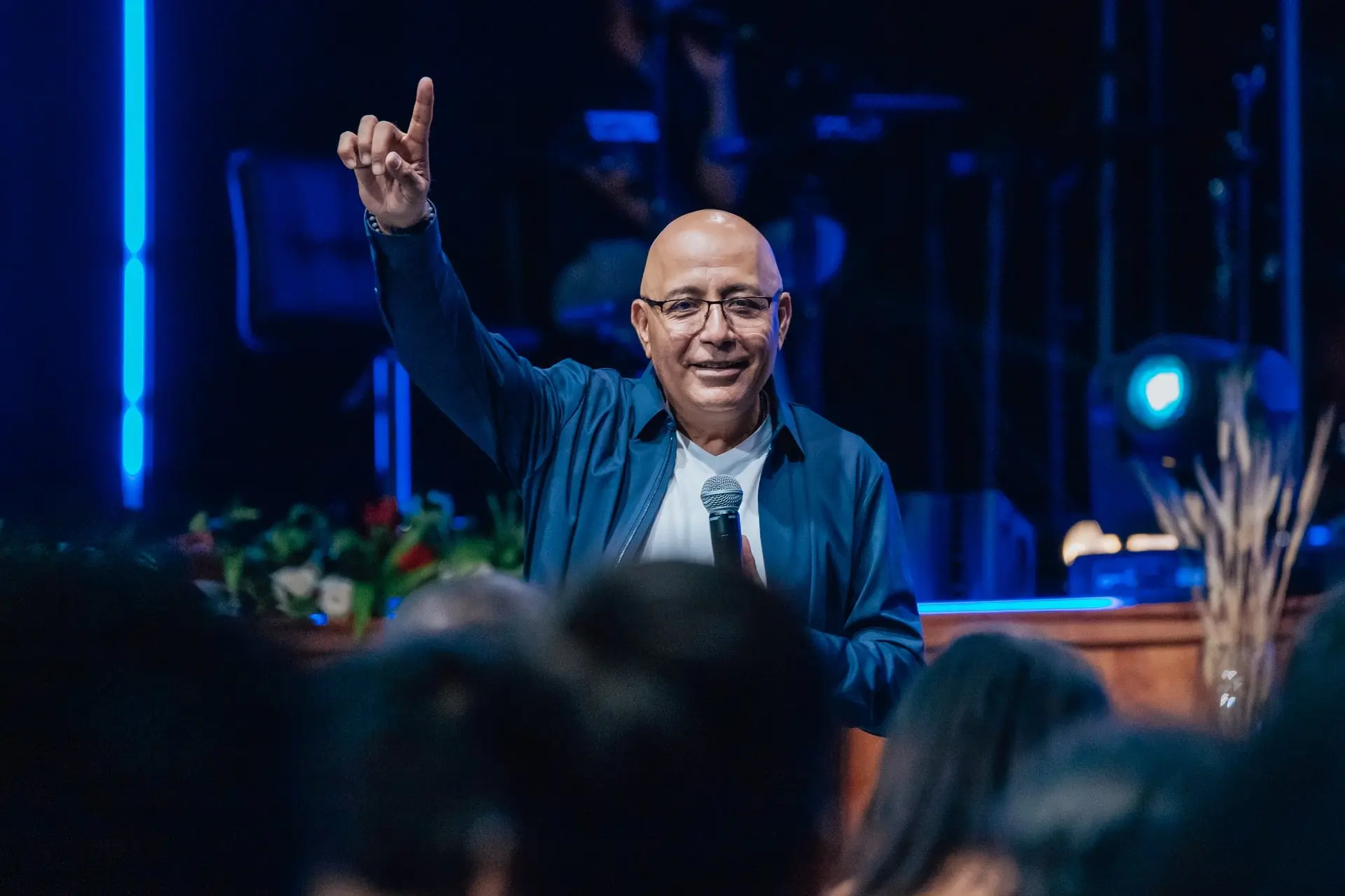 Primicias de honra y alabanza