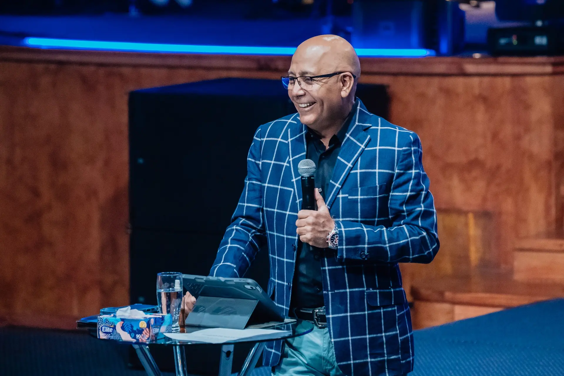 Portadores de su presencia