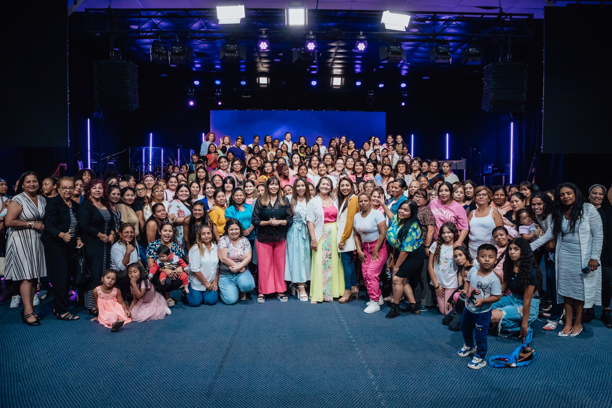 Encuentro para realzar el valor de la mujer